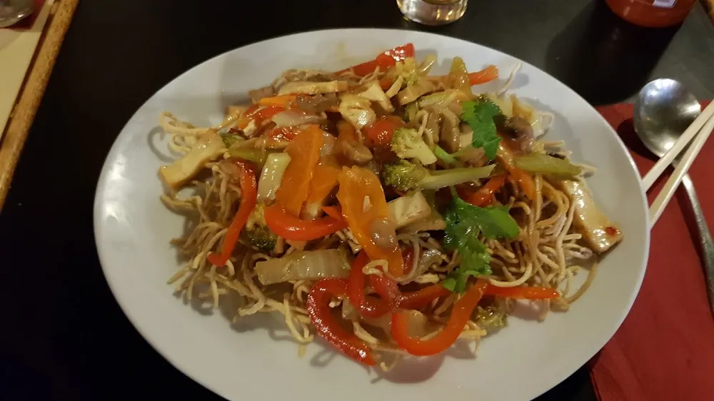 Nouilles Croustillantes Légumes Avec Tofu